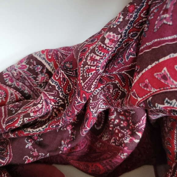 Talbots Womens Large Wool/Silk Blend Scarf Wrap 43" X 41" lightweight Burgandy - Picture 5 of 5